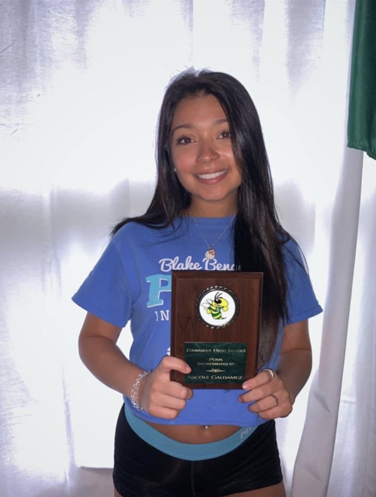 Congratulations to Senior Nicole Galdamez on receiving the 2019-2020 Sportsmanship award!! Your hard work, positive attitude and dedication to this team is inspiring!! We will miss you so much next year! We love you 💚💛🐝