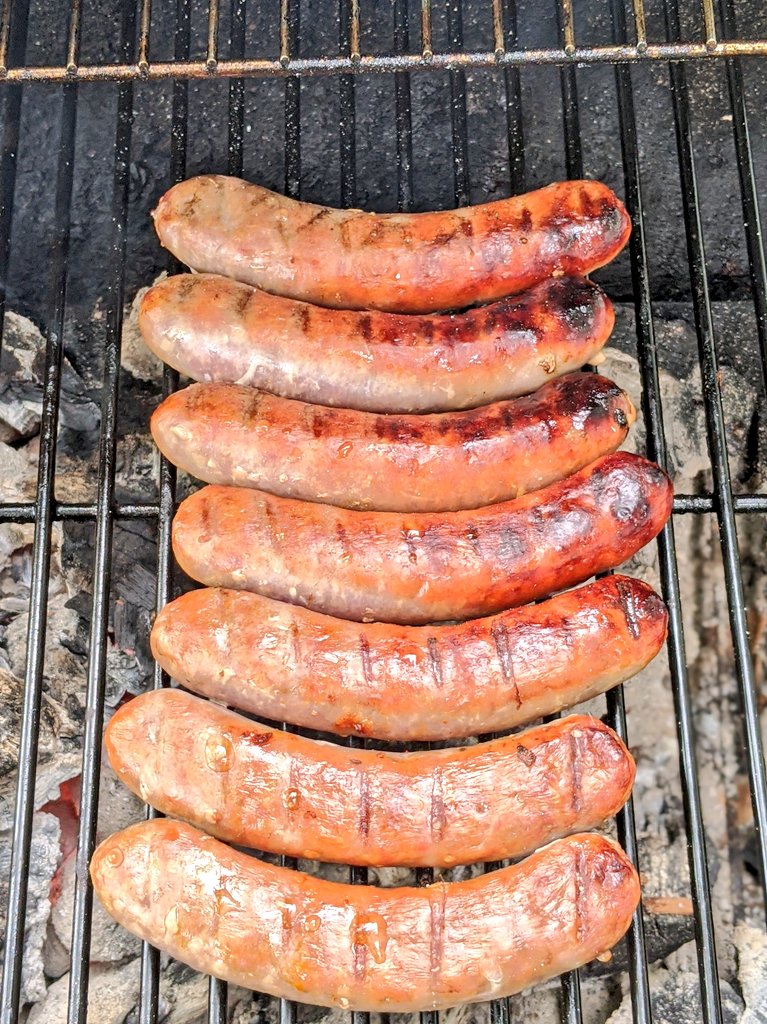 Saintknic_Eatz's tweet photo. #grillmaster #saintknic #brisketflat #brats #ribs #cornonthecob https://t.co/60zWtXEjfq