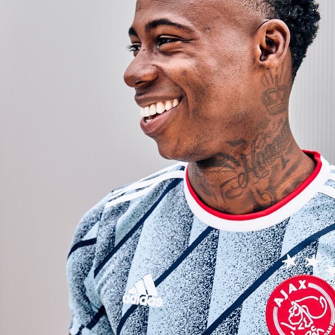 Sporf's tweet photo. 👏 Congratulations to @AFCAjax on winning 'Best Kit' for the 2020/21 season.

😍 Beautiful. https://t.co/JNBXTSXq8k