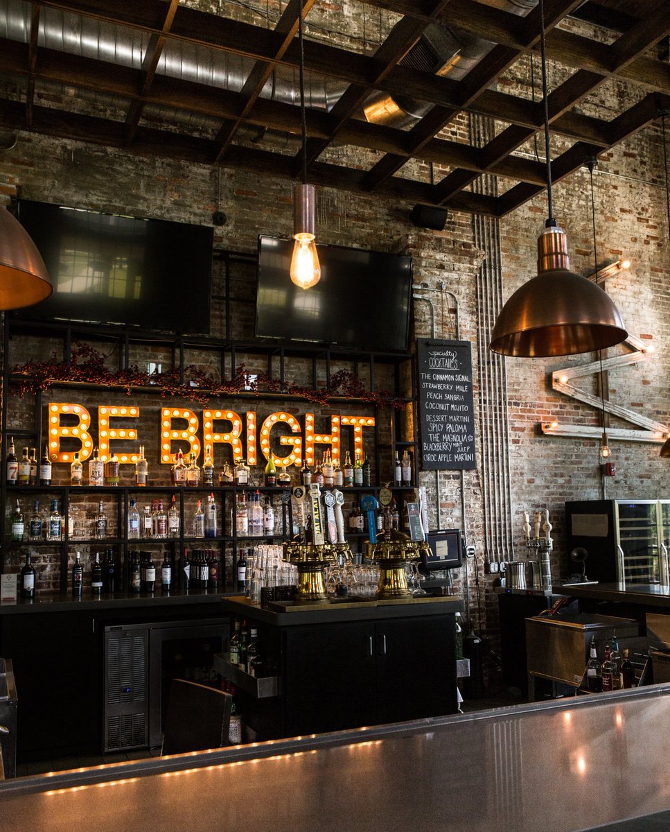Be happy, be bright, be at our bar this weekend! Enjoy happy hour cocktails, beer &amp; wine from 4:00pm-7:00pm Friday, Saturday &amp; Sunday. Freshly updated menu and hours available on our website 
edisontally.com
