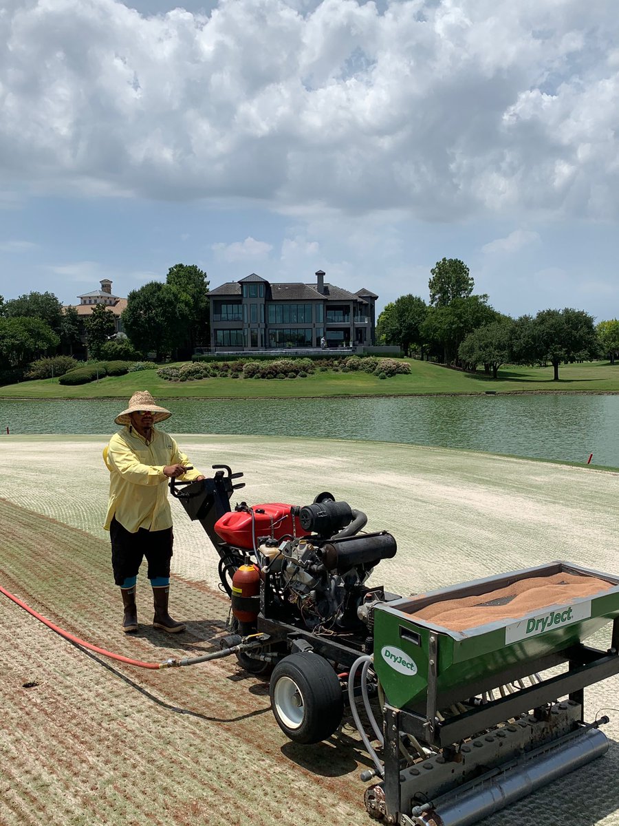 DryJect The Only Machine in the World that Aerates, Topdresses, and