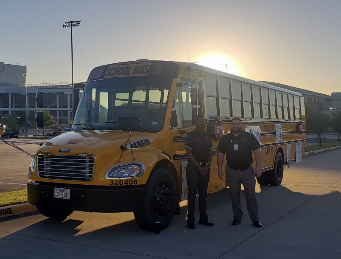 TISDBuses's tweet photo. CONGRATULATIONS TOMBALL HIGH SCHOOL SENIORS! What a beautiful morning for graduation! https://t.co/UlfbInCcKA