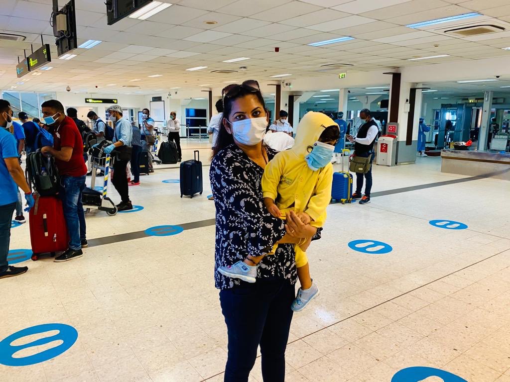 connecting flight bolsagage transfer indigo