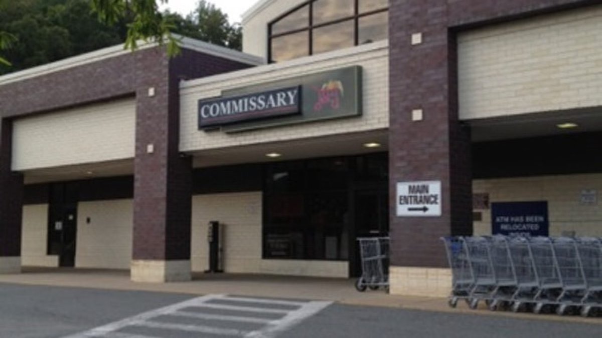 MCBQBeast's tweet photo. Effective immediately normal entry to the commissary (Quantico) for ALL patrons will begin at 09:00. https://t.co/6qEqyLCJAg