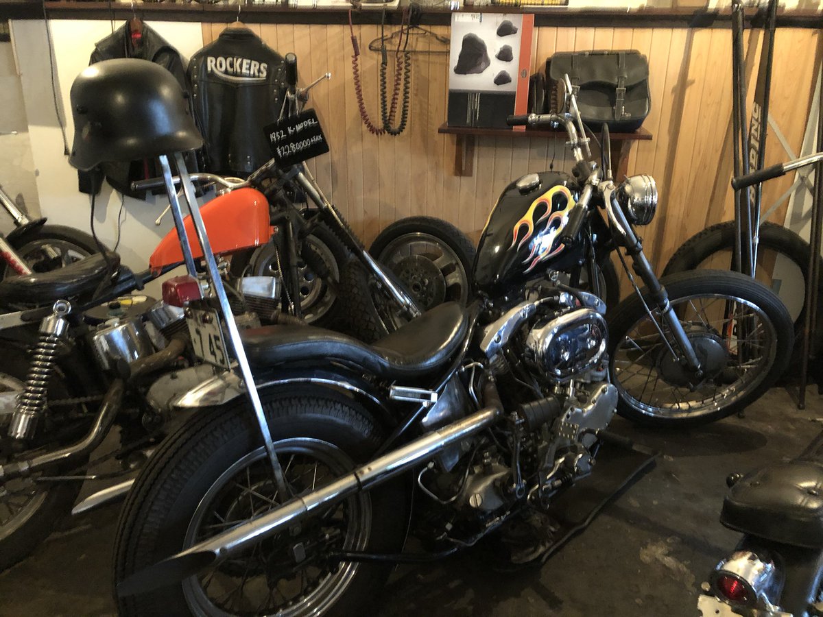 flstf1998_hiro's tweet photo. 25歳になるまでにはね。

ヴィンテージにチョッパースタイルでいきたいね👍

#harleydavidson #badink #vintage https://t.co/NaSqjX7iU1