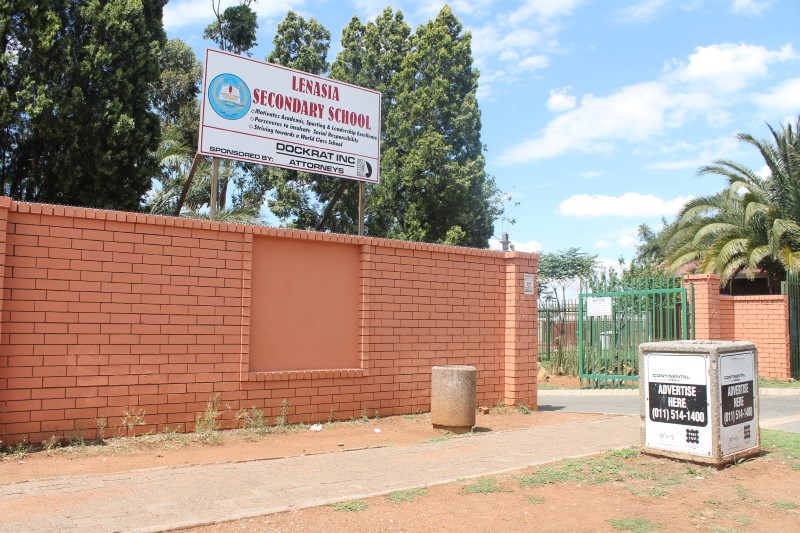 radioislam's tweet photo. Three Lenasia Primary Schools Closed After Staff Test Positive for COVID-19. #Lenasia #PenterosaPrimary #ModelPrimary @DBE_SA @Lesufi #Day77ofLockdown #COVID19inSA #Level3ofLockdown
https://t.co/WRpsNAd3RV https://t.co/xikPotZDkf