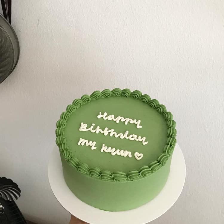 inteenvogue's tweet photo. I’m so obsessed with cakes like this https://t.co/5Ar2F4VBQ7