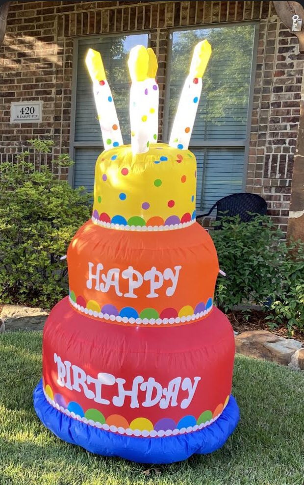 TheBirthdayBros's tweet photo. We’ve had a weeks worth of bookings and tons of happy customers! You should be one of them! Contact us now to book your sign for your very special birthday!

https://t.co/g7BB0U9M5t https://t.co/pPQ5ooXISQ