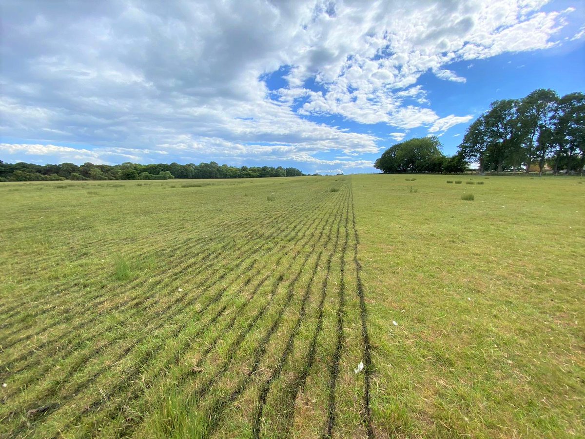 FGSOrganics's tweet photo. Our assistance was requested to help rejuvenate this long term permanent pasture, our 6 metre Joskin disc injector was deployed to the grassland block to shallow inject PAS110 Digestate..just before the rain! 
Contact us for more details
#FGSOrganics #Digestate #Joskin #PAS110 https://t.co/npPsTLBvsY