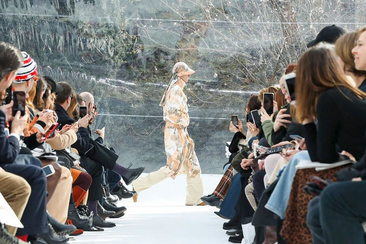trendsandtags's tweet photo. After announcing in April that London Fashion Week would become a virtual event as a result of the COVID-19 pandemic, the British Fashion Council has released more details about what to expect when it launches this weekend 

https://t.co/oL1ZzECQa6 https://t.co/sFdDz4QLg8