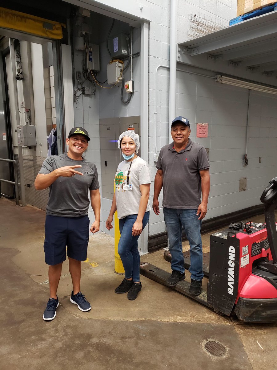 PowerUpDiana's tweet photo. @PowerUpCafe Quality Assurance & Compliance Coordinator for SchoolsCFISD Chi @Diana73
Our amazing FPC staff Ozzie-Frozen Warehouse & FPC Lead, Angel (Driver)Yolanda (Lead)
Freddie & Paul(Engineers FPC) They make magic happen everyday #allforourstudents @CyFairISD @nokidhungry https://t.co/tPV8scaeek