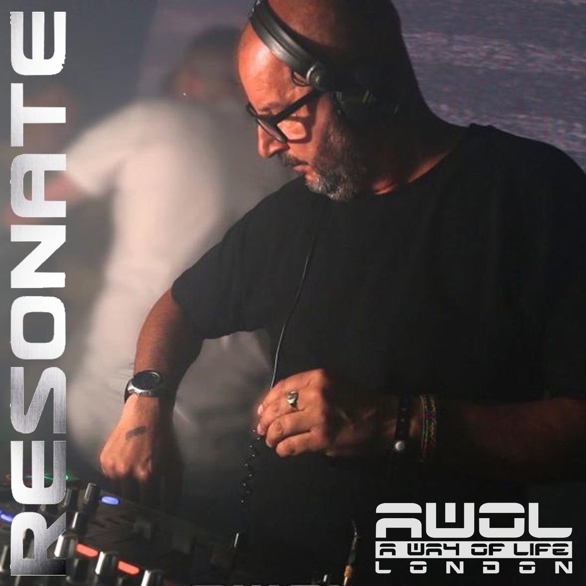 AshBlewer's tweet photo. @darrenjay1 joins us on the @ResonateGlobal show on TRHY Radio tonight @ 8pm #jungle #dnb #dj #original #awol #london #interview &amp; #mix https://t.co/SBQgYEIeaP