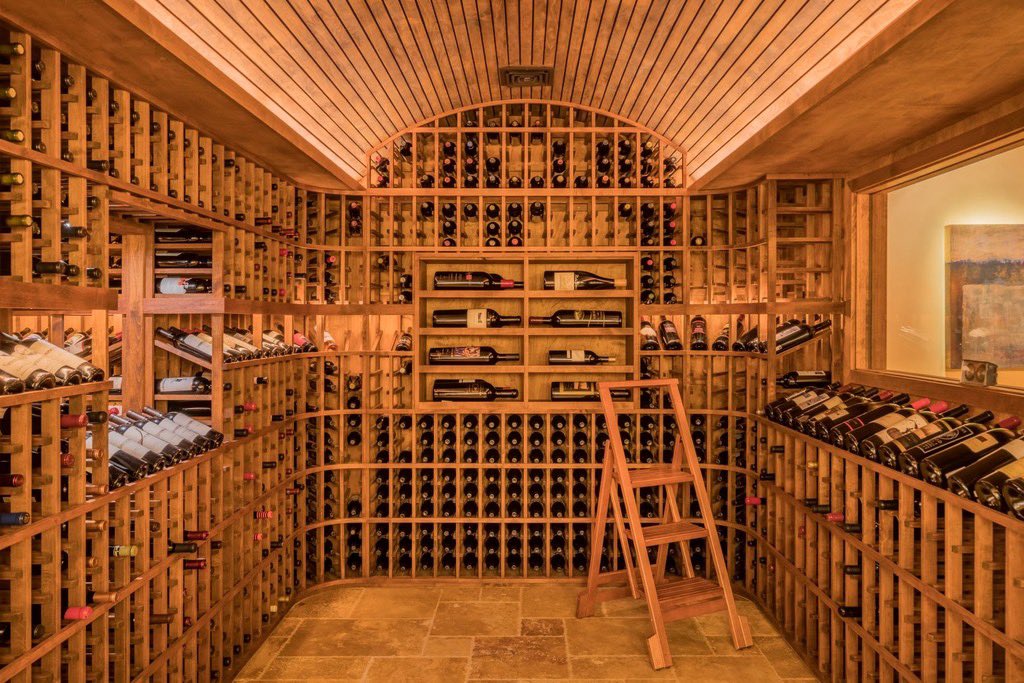 TreyGroup's tweet photo. It’s “Virtual” Travel Thursday, pack your bags we are going to WINE COUNTRY!! ✈️🍷This exquisite estate evokes the casual sophistication for which California’s Wine Country is know and offers a world-class wine cellar and tasting room. https://t.co/Zrj65uPCsB