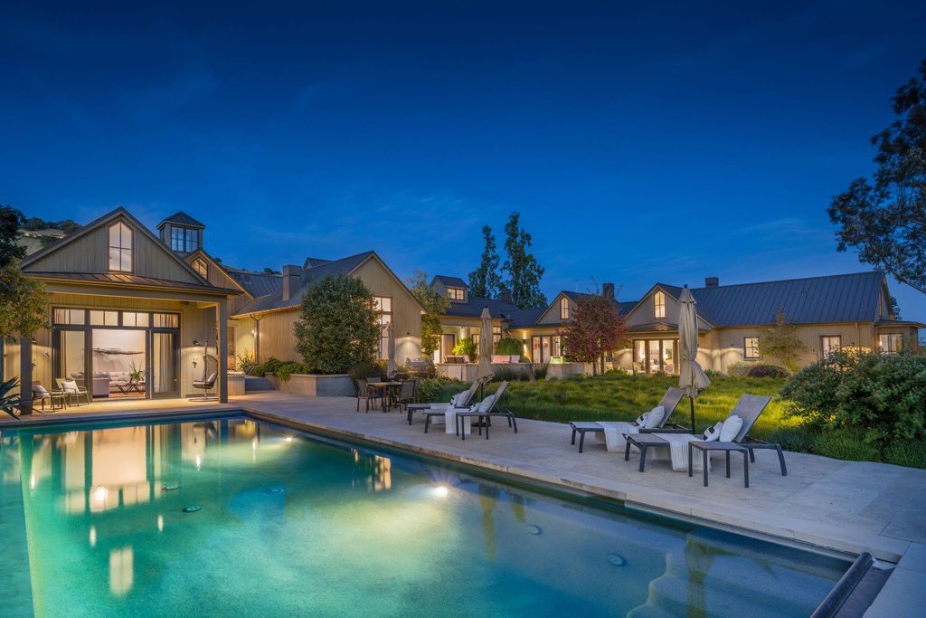 TreyGroup's tweet photo. It’s “Virtual” Travel Thursday, pack your bags we are going to WINE COUNTRY!! ✈️🍷This exquisite estate evokes the casual sophistication for which California’s Wine Country is know and offers a world-class wine cellar and tasting room. https://t.co/Zrj65uPCsB