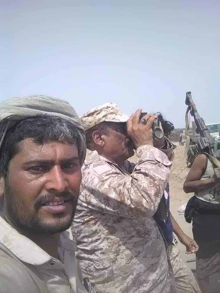 نهاية وخاتمة سيئه للواء جواس كان يقود جيش الدولة في جبال صعدة واليوم يقود المليشيات ضد الدولة في الجنوب 
الى مزبلة التاريخ انت وكل عسكري وضابط في الجيش يخون القسم الدستوري والوطن "