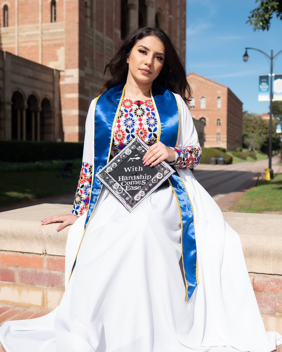 maryamhaidar_'s tweet photo. 14 years ago, I came here and didn’t speak a word of English. Today I graduate as first gen from the number 1 public university as magna cum laude (hopefully). My success is due to Allah ﷻ, my parents, and my support system. I wept, I failed, I worked hard and I succeeded. https://t.co/uUoXNz3WiR