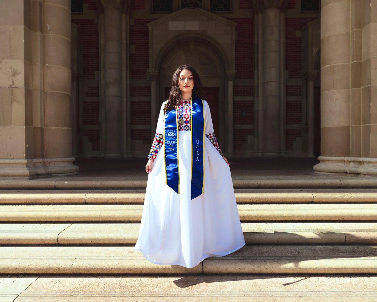 maryamhaidar_'s tweet photo. 14 years ago, I came here and didn’t speak a word of English. Today I graduate as first gen from the number 1 public university as magna cum laude (hopefully). My success is due to Allah ﷻ, my parents, and my support system. I wept, I failed, I worked hard and I succeeded. https://t.co/uUoXNz3WiR