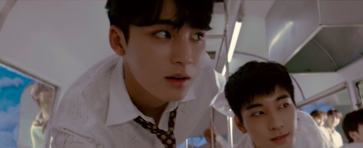 svt_maye's tweet photo. OKAY MINWON SANDALE LANG ANO https://t.co/iqVz2NRyCp