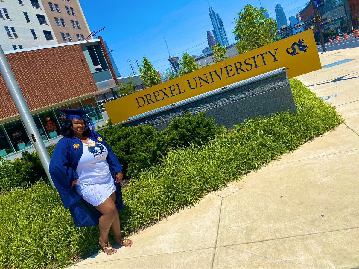 tibae_'s tweet photo. my momma graduated today! the mf goat💗 #drexelgrad #drexel2020 #CRNP 👩🏽‍🎓 https://t.co/xIfx3F4gId