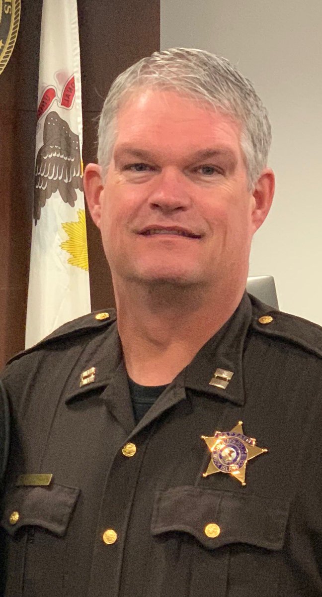 mtchsu2345's tweet photo. I’m so proud to call this man my husband and the father of our children.  Congratulations Captain Mitch Lee on your retirement after 27 devoted years of serving.  You are a perfect example of what a police officer stands for.  💙🖤 https://t.co/iKETTmNBZt