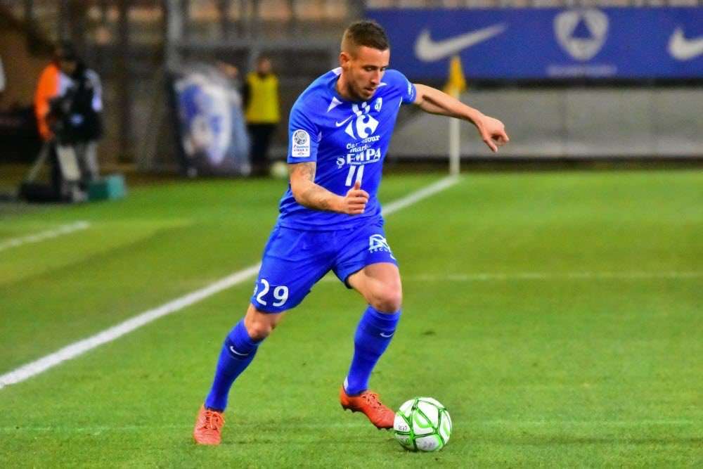SystemFoot's tweet photo. [#Ligue2🇫🇷] En fin de contrat à #Grenoble, Pierre #Gibaud rejoint #LeHavre ! https://t.co/YdMqbbxMfy