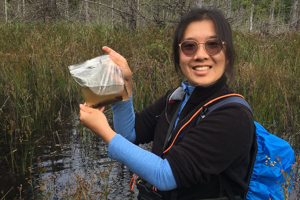 SFUGSWS's tweet image. GSWS grad Naiya Tsang on adopting a compassionate and analytical lens for equitable change. Read her story here! bit.ly/3fdQrsq
#MySFUGrad2020 #SimonFraserU 
@SFUFASS