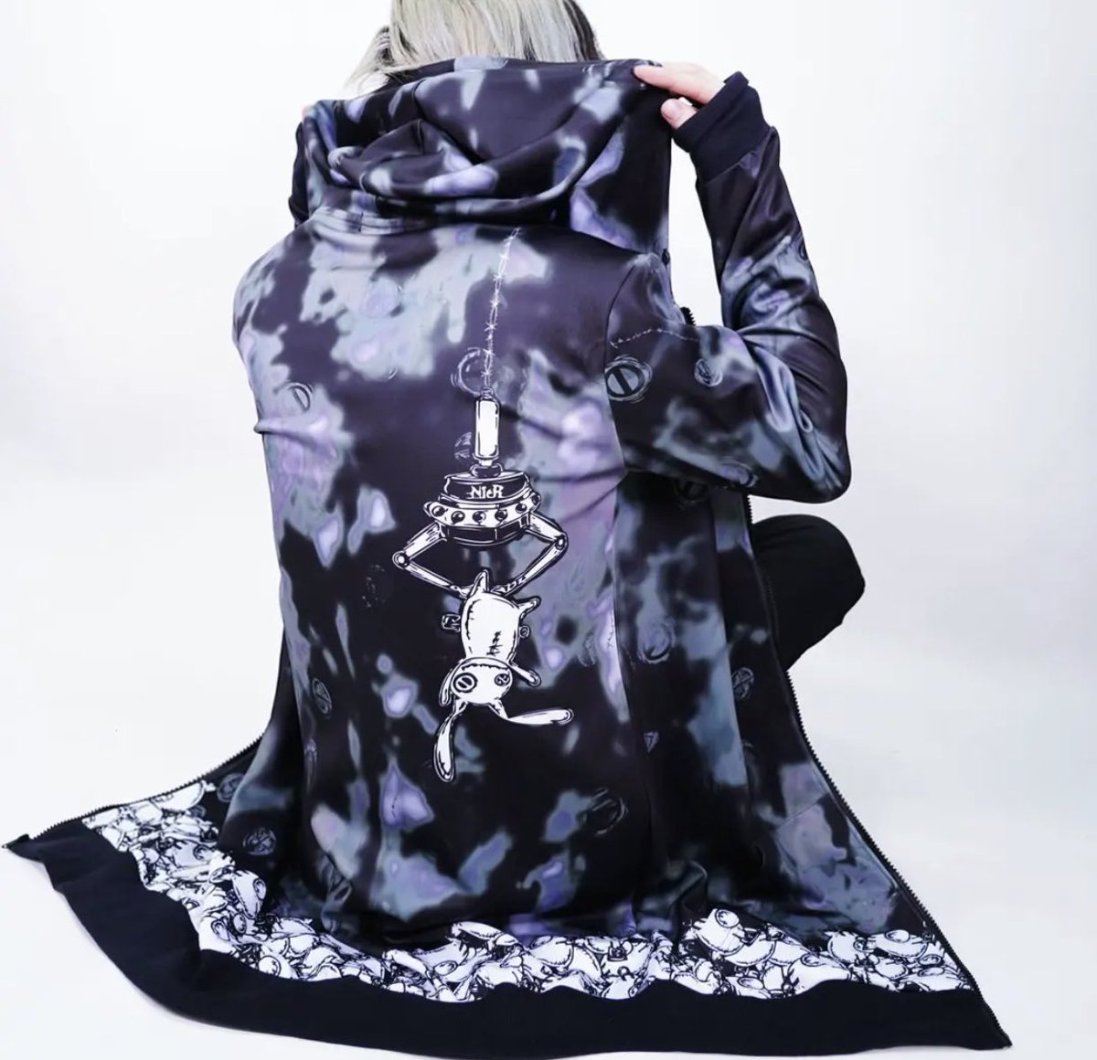NieR_tokyo's tweet photo. 🎁本日〆切プレゼント企画🎁

こちらの当店オリジナル商品を

🎊4名様にプレゼント🎊

ユニセックスアイテムです🐰

◼応募方法
フォロー(@NieR_tokyo) &amp; RT
◼締切〆  本日24時

※鍵垢の方も対象内です。

是非ご参加ください🙇‍♂️🙇‍♀️ https://t.co/pzphrB3vAc