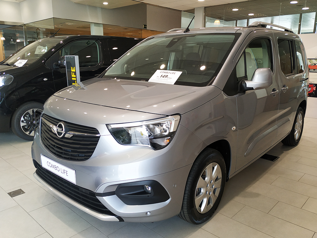 MartaOpel's tweet photo. Con el Cliente Protegido de #Opel tu #ComboLife desde 149€/mes financiando* ¡Hasta el 30 de junio!
*Consulta condiciones ➡️ https://t.co/u1TfmZQS23

#SigamosEnMarcha https://t.co/6sqallDAoH