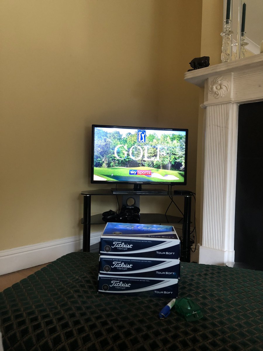 MarkFox99's tweet image. Thursday afternoons marking @TitleistEurope balls &amp;amp; watching PGA Tour. Great to have it back.