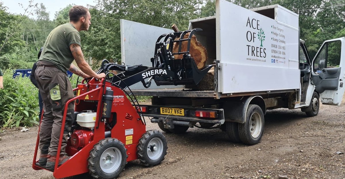 ...and another SHERPA #MiniLoader delivered today, thank you to the guys at Ace of Trees for your business, we wish you a #productive time with your new SHERPA.