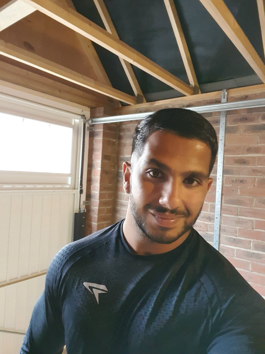 JaiLad_PT's tweet photo. Day off means 2 gym sessions 🙌🏼💪🏼 morning cardio followed by an afternoon garage back session!
#dayoff #gym #LetsDoThis #physiq https://t.co/rio6tFrLzj