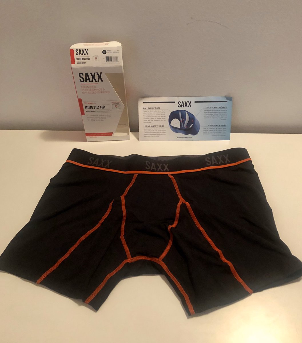 Lo que me acaba de llegar😆 Como no esta el afortunado que los lucirá mi hija pequeña os lo enseña, ella a escogido el emoji😅 Muchas gracias <a href="/Tirada_Larga/">Tirada Larga🎙</a> <a href="/SomosDeportista/">SomosDeportistas</a>