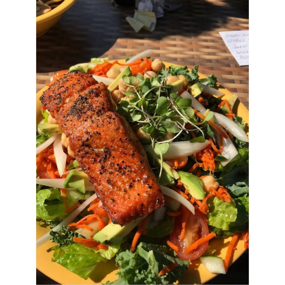 KindbellyCafe's tweet photo. Here's a lil #LunchInspiration for ya 🥗😋
#KindbellyCafe #BeKind #BeHealthy #MyrtleBeach #Salmon #Organic https://t.co/tOwf1mGehP