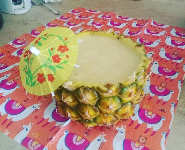 Good morning from California 🌞
#pineapple #pineapplesmoothie #pineapplebowl #miniumbrella #smoothies #smoothie #banana #mango #bananasmoothie #mangosmoothie #californiadreamin #breakfast