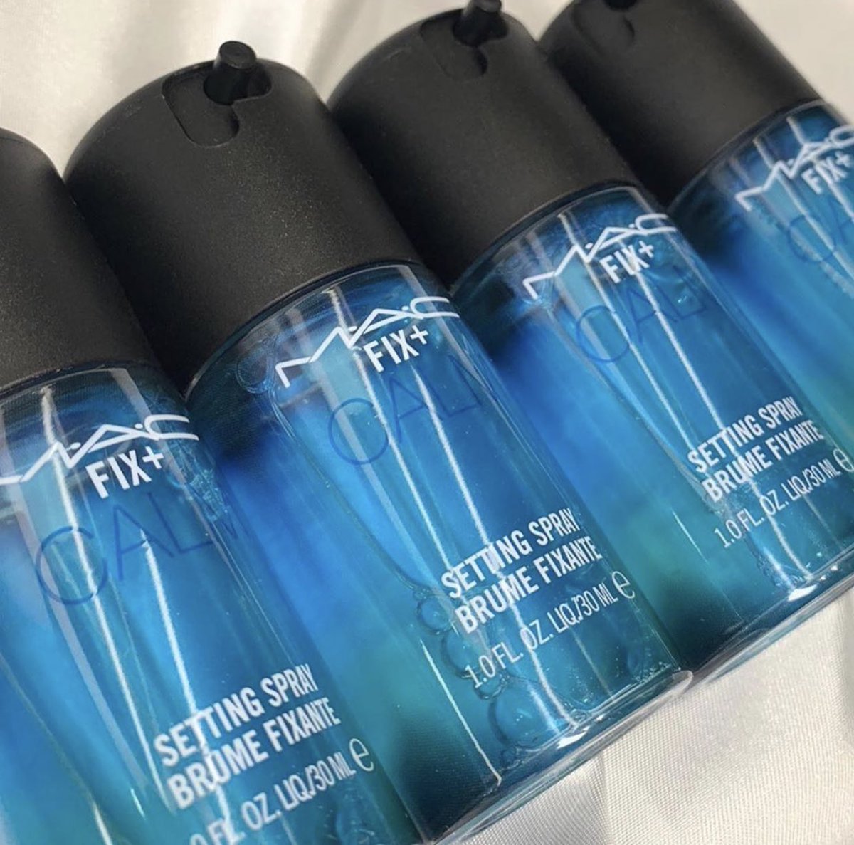 Trendmood's tweet photo. Another L👀K the full collection 🚨 NEW! #FixPlus 🌈💦 The Fix + Vibes Collection by @maccosmetics 
a tribute to freedom, individuality and self-fulfillment #LimitedEdition £13 each 📸 @xxchuiyee @mua_apm https://t.co/XUUYKhMxLz
