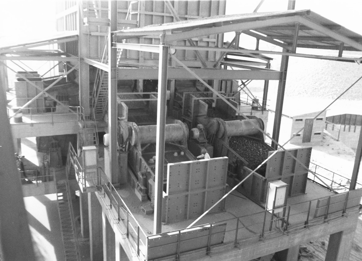 HewittRobinsLtd's tweet image. Throwback Thursday! 

In 1936 Hewitt Robins were the pioneers of Elliptical Motion Horizontal Screens.

Learn more about the history of Hewitt Robins by visiting our website hewittrobins.co.uk/about/our-hist…

#screening #horizontalscreen #history #design #innovation  #throwbackthursday