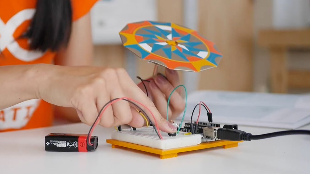 arduino's tweet image. New #ArduinoAtHome tutorial! This week, we&apos;re using the Starter Kit to create a colorful pinwheel that spins via a DC motor: bit.ly/3hpJE0L