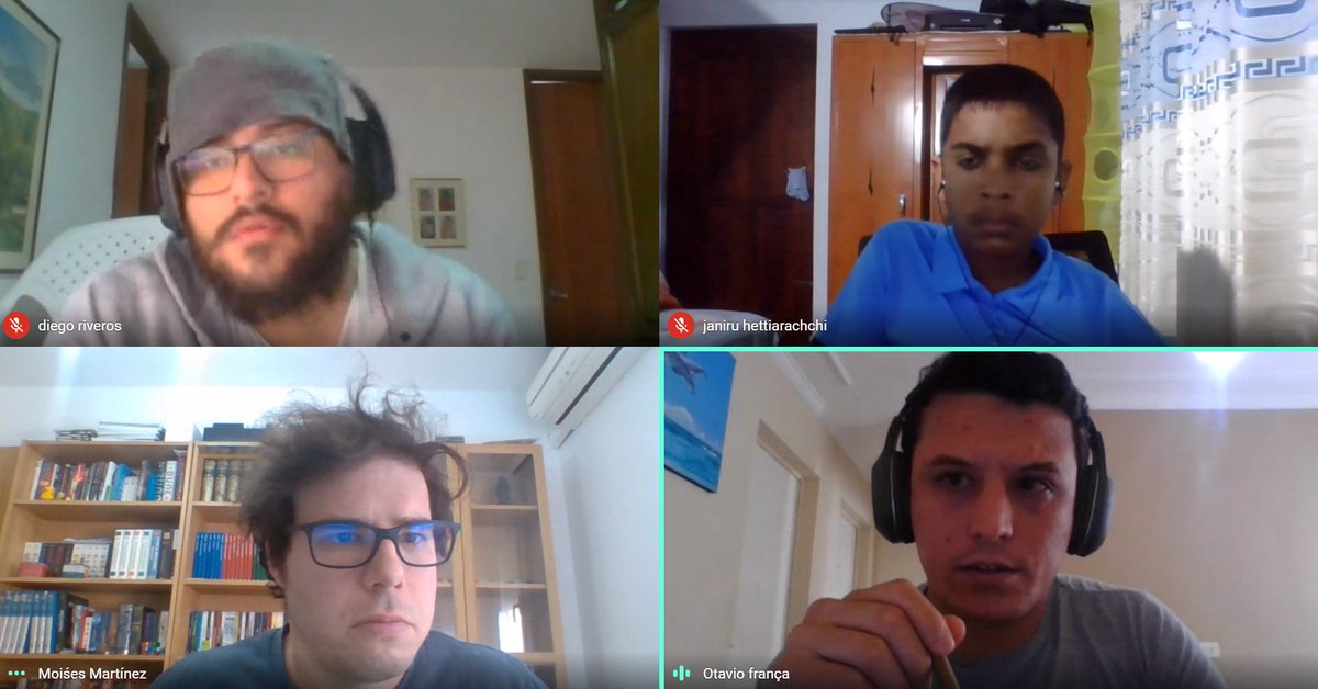 andreuibanez's tweet photo. Venga Moi, cámbiate, que tienes otro bolo en 35 mins! Ahora mismo acabamos de hacer hangout con Colombia, Brasil y Sri lanka con estudiantes del @gsoc Google Summer of Code donde @moisipm es mentor con su experiencia en #MachineLearning que compartirá via @GdgLeonEsp con @gdg_es https://t.co/gfMWni1L1C