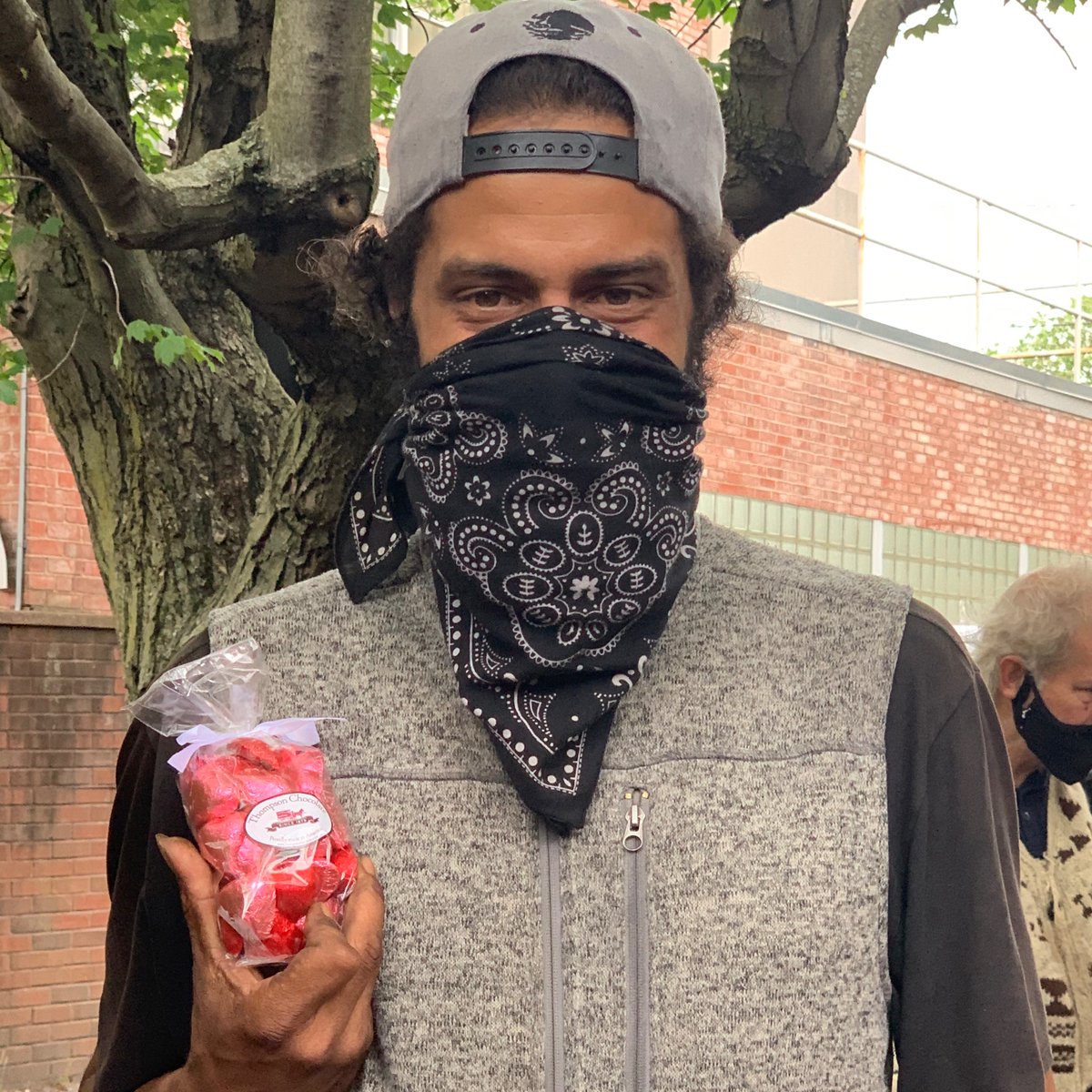 csknewhaven's tweet photo. Our guest Matt is very happy with dessert today we’re giving all of our guest 12 ounce bags of high end  chocolate from the Ctfoodbank !! 

Everybody loves good chocolate￼..

Be safe and share ￼our pandemic adventures with your friends, family and followers￼... https://t.co/eyozxNtPVv