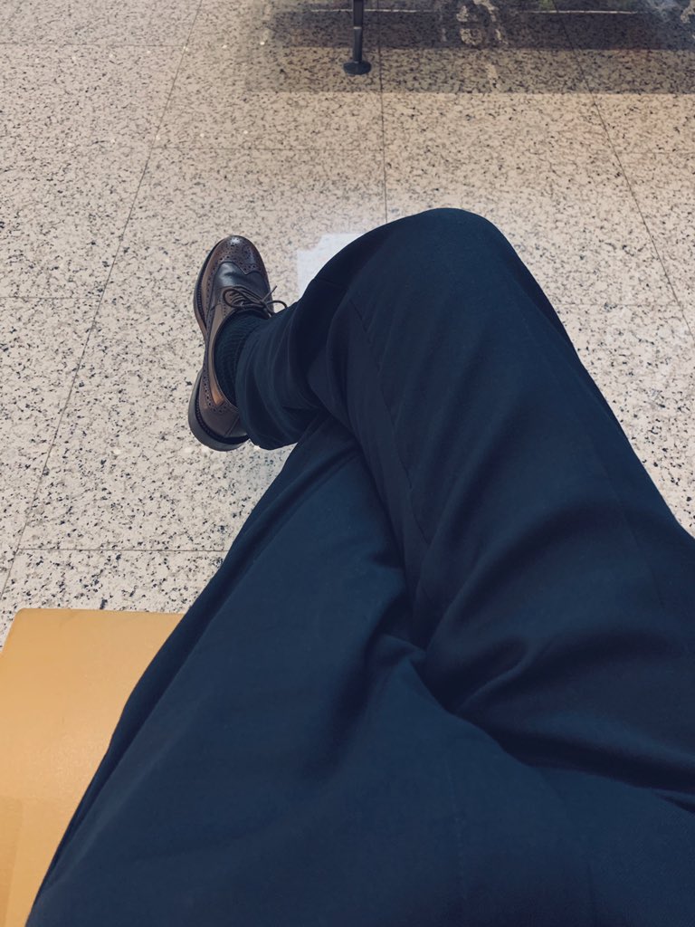 ml86i's tweet photo. 爸爸���差好累啊，腿好疼…… https://t.co/4ByjBMx0nA