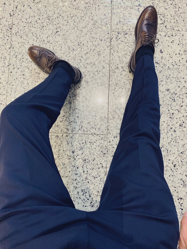 ml86i's tweet photo. 爸爸���差好累啊，腿好疼…… https://t.co/4ByjBMx0nA