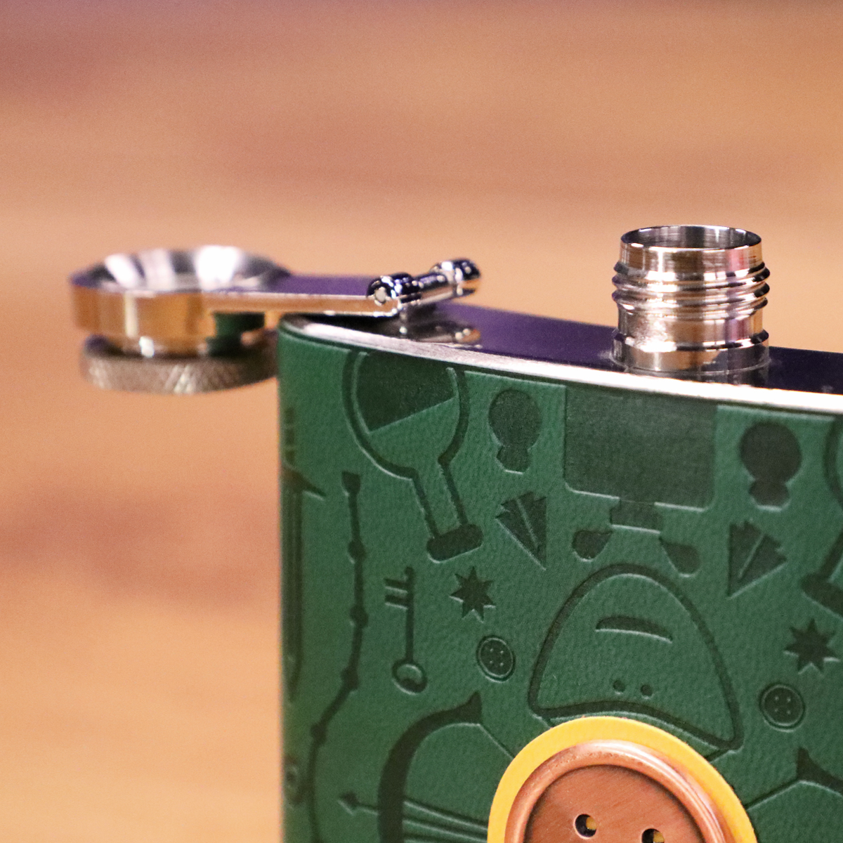 CriticalRole's tweet photo. MERCH ALERT!

Our Nott the Brave Flask features stunning embossing of a few of a goblin’s favorite things including a prized button right in the center. Available now at ALL of our online shops!
 
https://t.co/WUP8BG4ncR
https://t.co/36ovqmt7g3
https://t.co/ksf03IYNyy https://t.co/7JyCx7pfLE