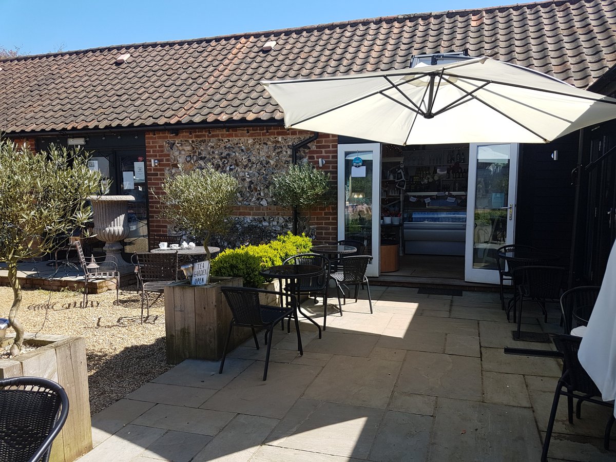 HamptonsBarn's tweet photo. We have exciting news! We are very happy and excited to announce that we are planning to re-open Hamptons doors on Saturday 4th July. Click here for more information: https://t.co/kxBRAiy4K0 https://t.co/KZfj9qnNqp