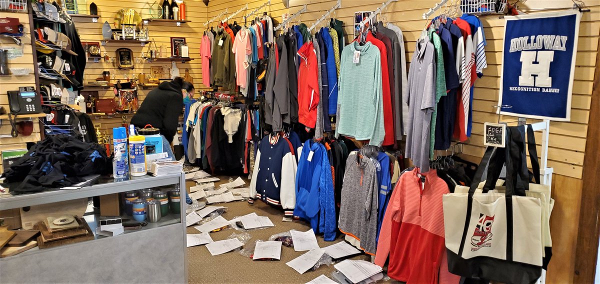 ThinkLoremans's tweet photo. Orders are going out as fast as they're coming in! Thank you all for your business and support. ๐
#shoplocal #shopsmall #customapparel #ppe #promos #screenprinting #embroidery #graphics #loremans #keeseville #plattsburgh https://t.co/eRp7M3oBOH