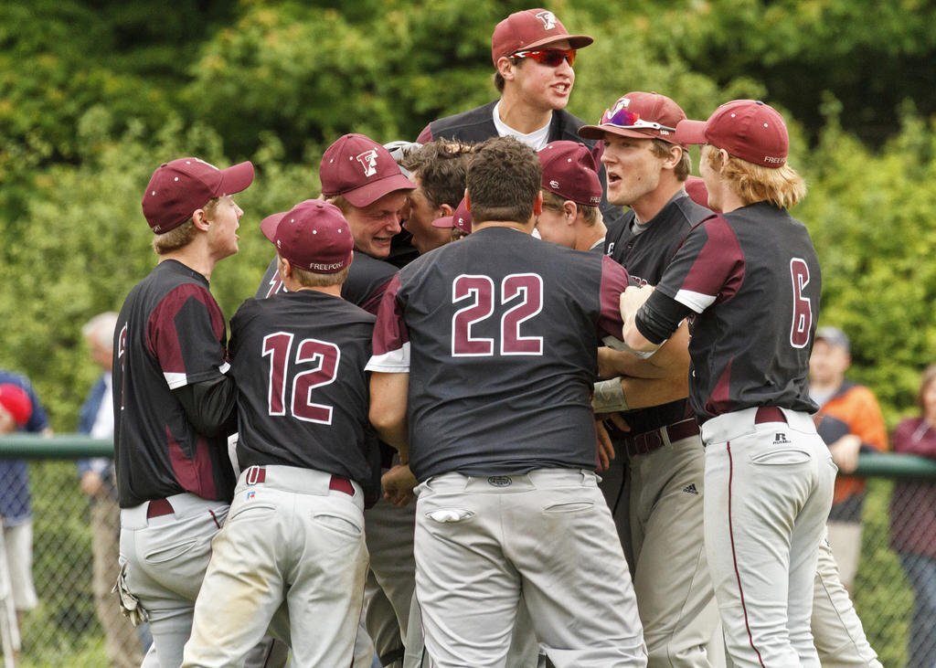 This Date in History
June 11, 2016
In a Western B semifinal, <a href="/FalconMEBall/">Freeport Baseball</a> shocks <a href="/greely_baseball/">GHS Baseball Squad</a> 1-0. Josh Burke, Austin Langley and Josh Spaulding combine on the shutout and Jack Davenport drives in the lone run.
Story: pressherald.com/2016/06/12/fre…
<a href="/FreeportFalcons/">Freeport Athletics</a>