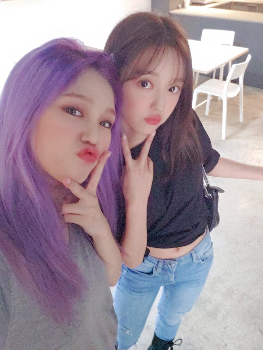 WM_OHMYGIRL's tweet photo. #굿걸 #체크메이트 #checkmate
#미유 #프리마인드 
다들 체크메이트 무대봤어요??
짧은 시간 동안이었지만 열심히 무대 준비했어요! 자알 보셨나아? https://t.co/oR5pMwUMku