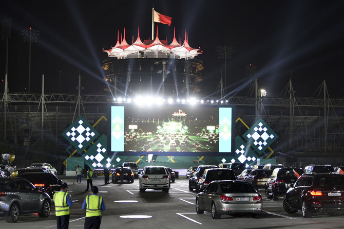 arabnews's tweet photo. A #Bahraini school honored its students with a “drive-through” graduation ceremony at the country's Formula One circuit https://t.co/erzXpBSojX https://t.co/KfyABcdmyk