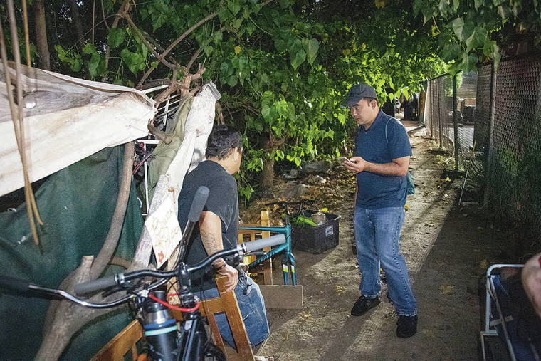 StarAdvertiser's tweet photo. Hawaii sees slight uptick in homeless population #HomelessInHawaii https://t.co/37Fd9FBBYi https://t.co/d6P9XUkRJC