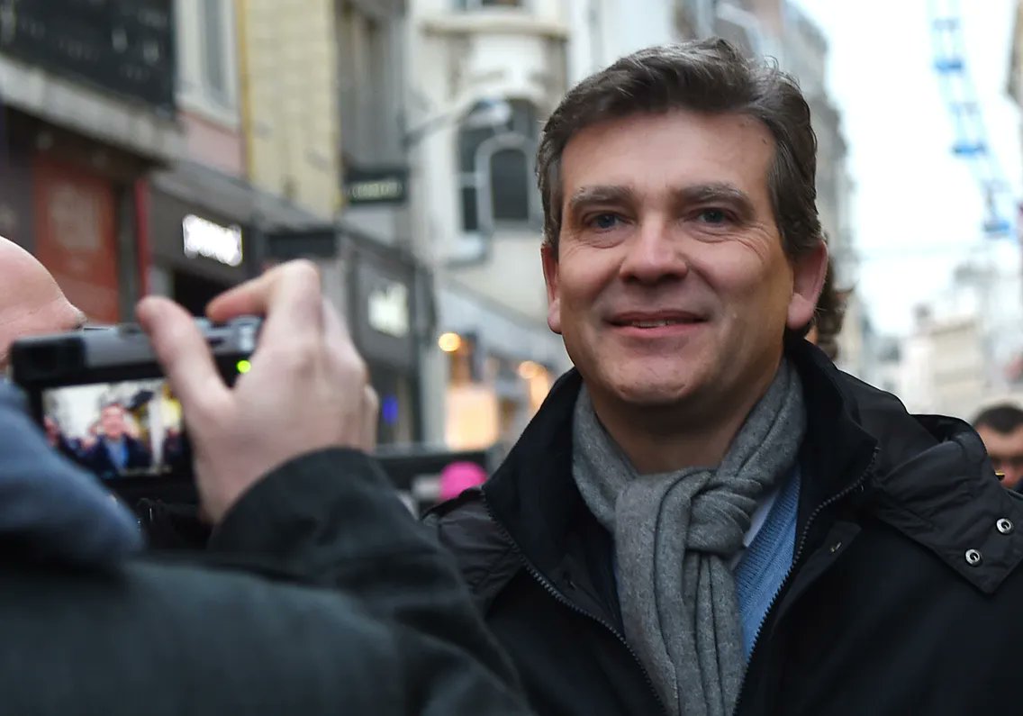 franceinter's tweet photo. Demain dans #le79Inter de @ndemorand et @AliBaddou :

- à 7h50 : @CarolineFourest, essayiste et journaliste

- à 8h20 : Arnaud @montebourg, fondateur de la marque Bleu Blanc Ruche, ancien ministre de l'Economie, du Redressement productif et du Numérique. https://t.co/AwjhupKjvM