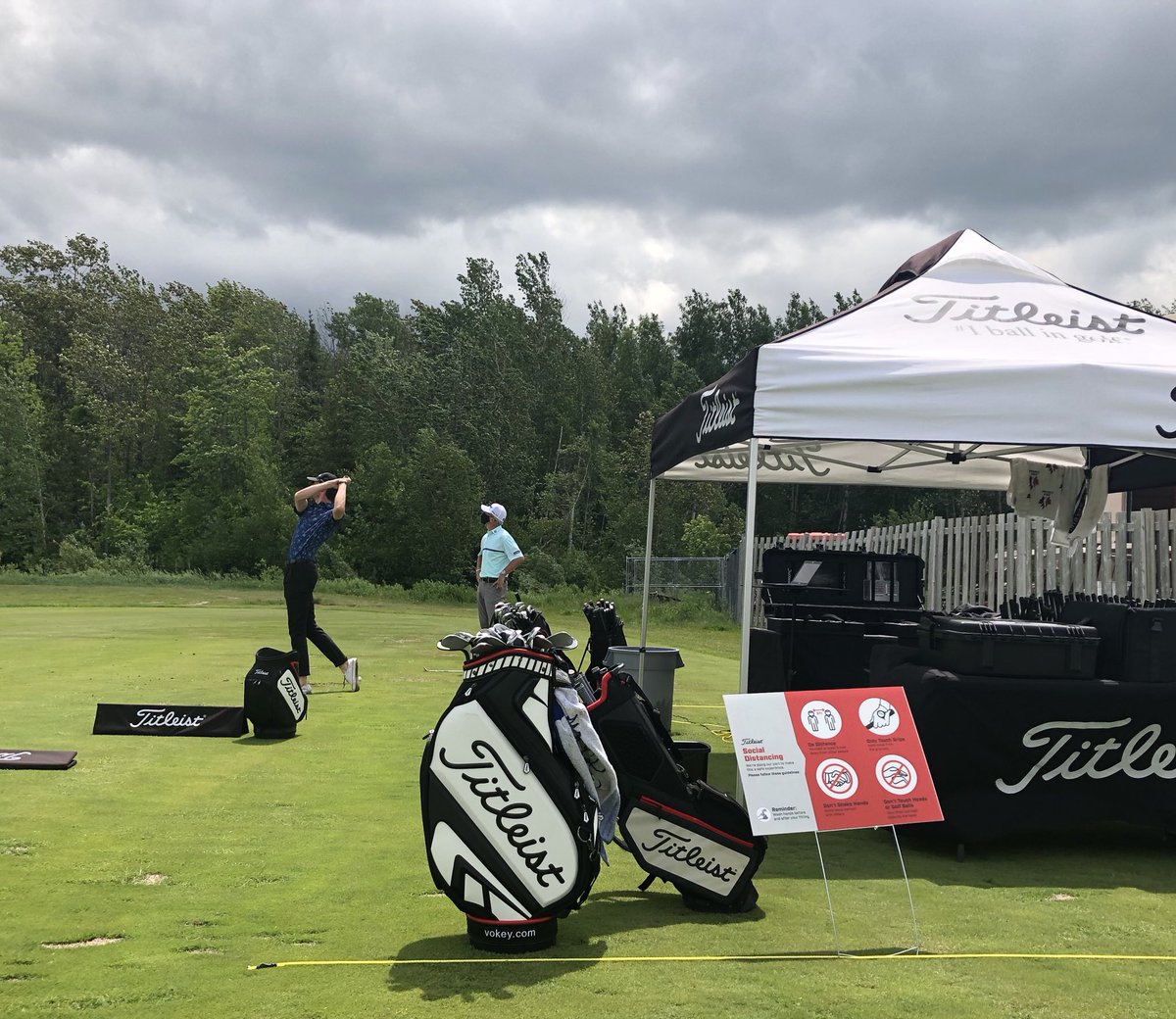 eQuinelleGolf's tweet photo. New clubs for Father’s Day? Join us today ⁦@eQuinelleGolf⁩ for a Titleist Fitting 1-6pm!! #ottawagolf https://t.co/GH2N18A8qg